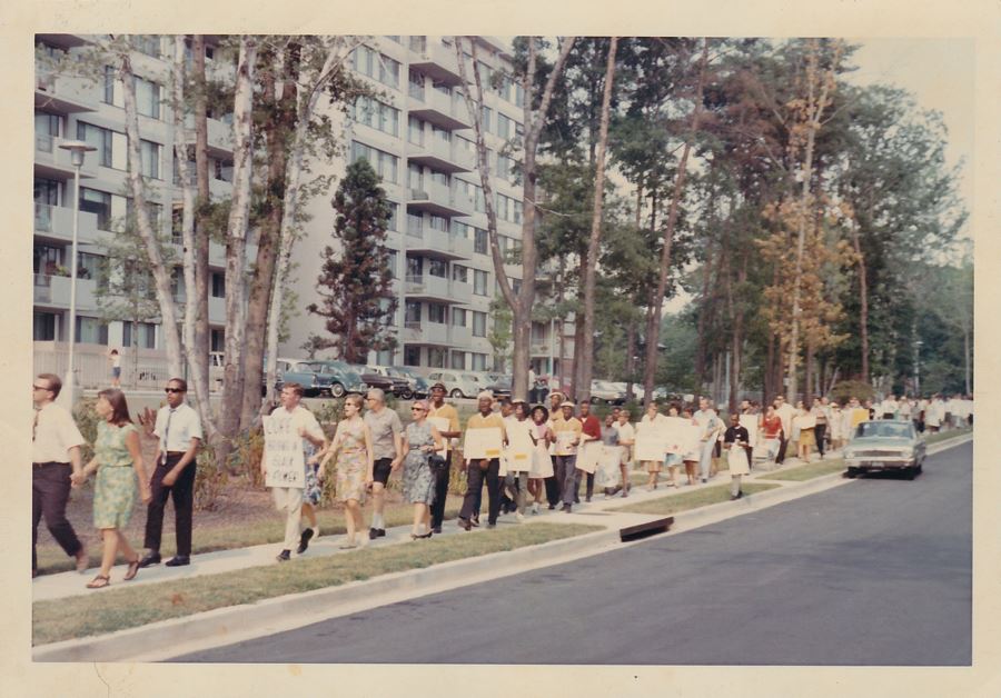 Civil Rights protestors led by Jews for Urban Justice and the Action Coordinating Committee to End Segregation in the Suburbs (ACCESS) march to the Summit Hill apartments in 1966 to protest discrimination by Jewish apartment community owners. Photo courtesy of Michael Tabor. 